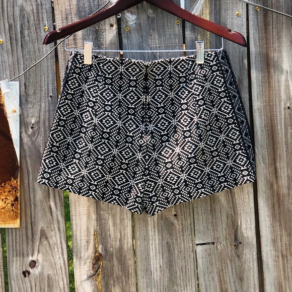 Ecote Kirsi Jacquard High-Rise Short Sz 6 - Picture 5 of 8